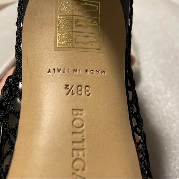 BOTTEGA VENETA Chain-embellished macramé and leather pumps Black - Picture 8 of 16